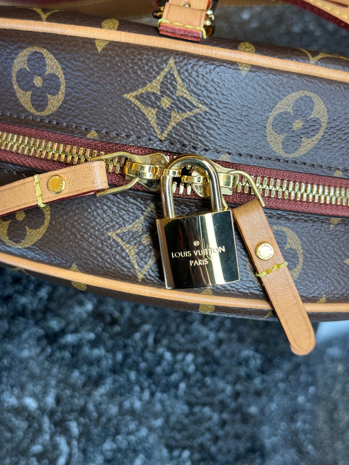 100% AUTHENTIC Louis Vuitton Boite Chapeau Souple MM Handbag  Price on Louis Vuitton Website: $2,910 Price in Zoe's Closet: $1,900 + free shipping + Afterpay and Shop Pay eligible at checkout