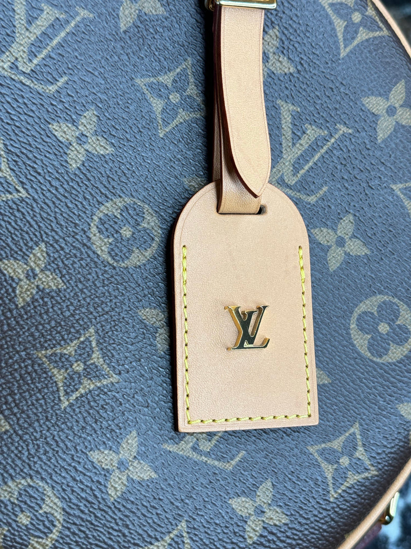 100% AUTHENTIC Louis Vuitton Boite Chapeau Souple MM Handbag  Price on Louis Vuitton Website: $2,910 Price in Zoe's Closet: $1,900 + free shipping + Afterpay and Shop Pay eligible at checkout